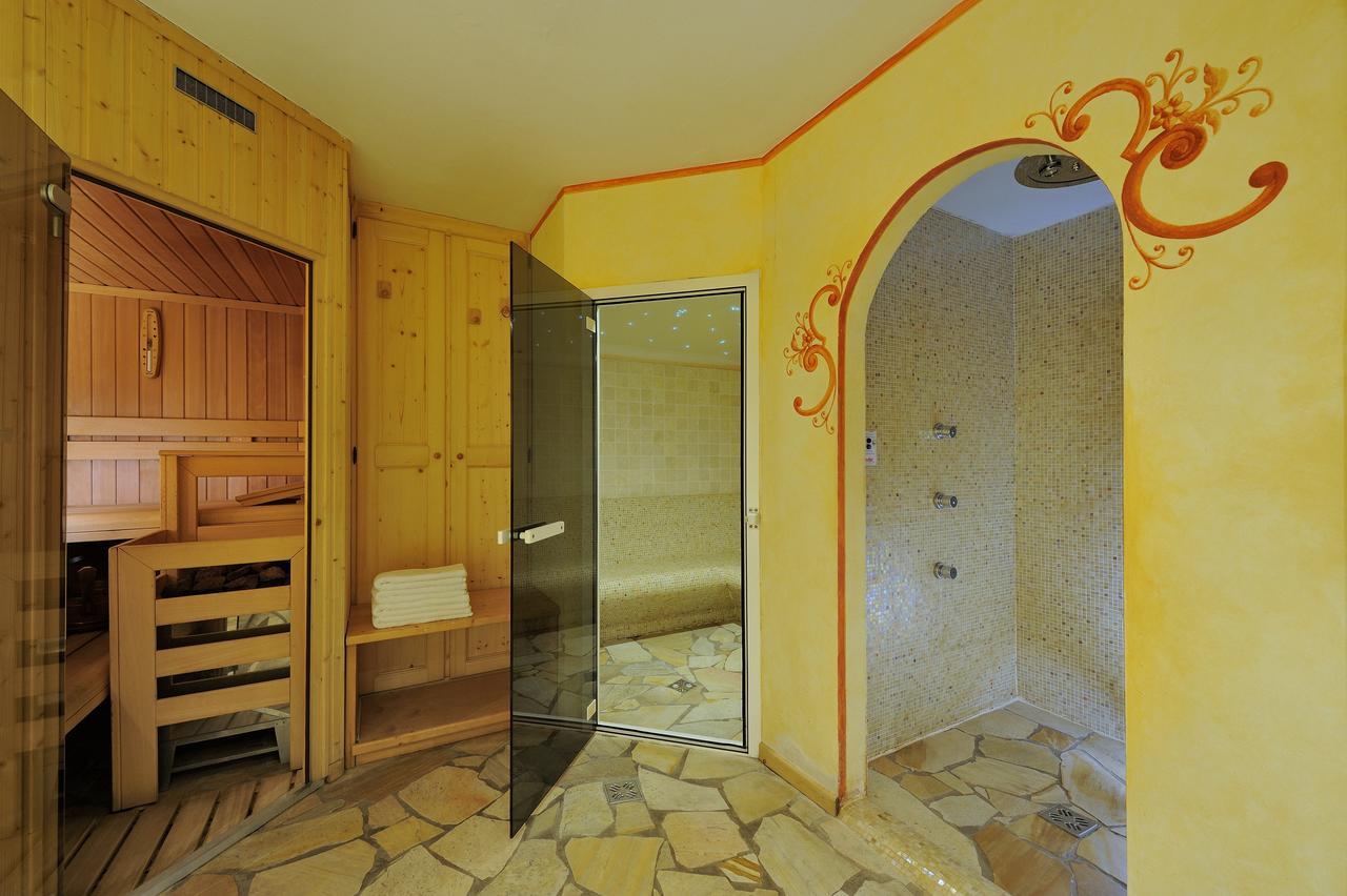 Aparthotel Chalet Dei Pini Madonna Exteriér fotografie