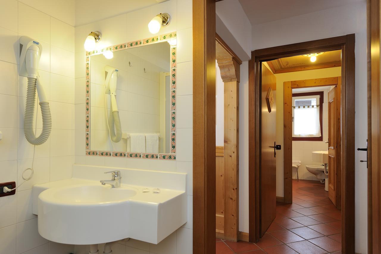 Aparthotel Chalet Dei Pini Madonna Exteriér fotografie