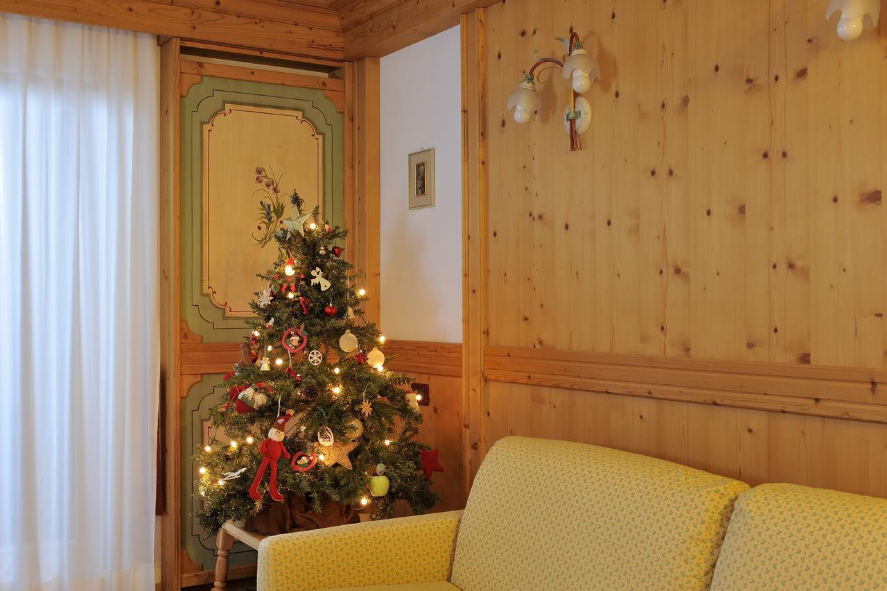 Aparthotel Chalet Dei Pini Madonna Exteriér fotografie