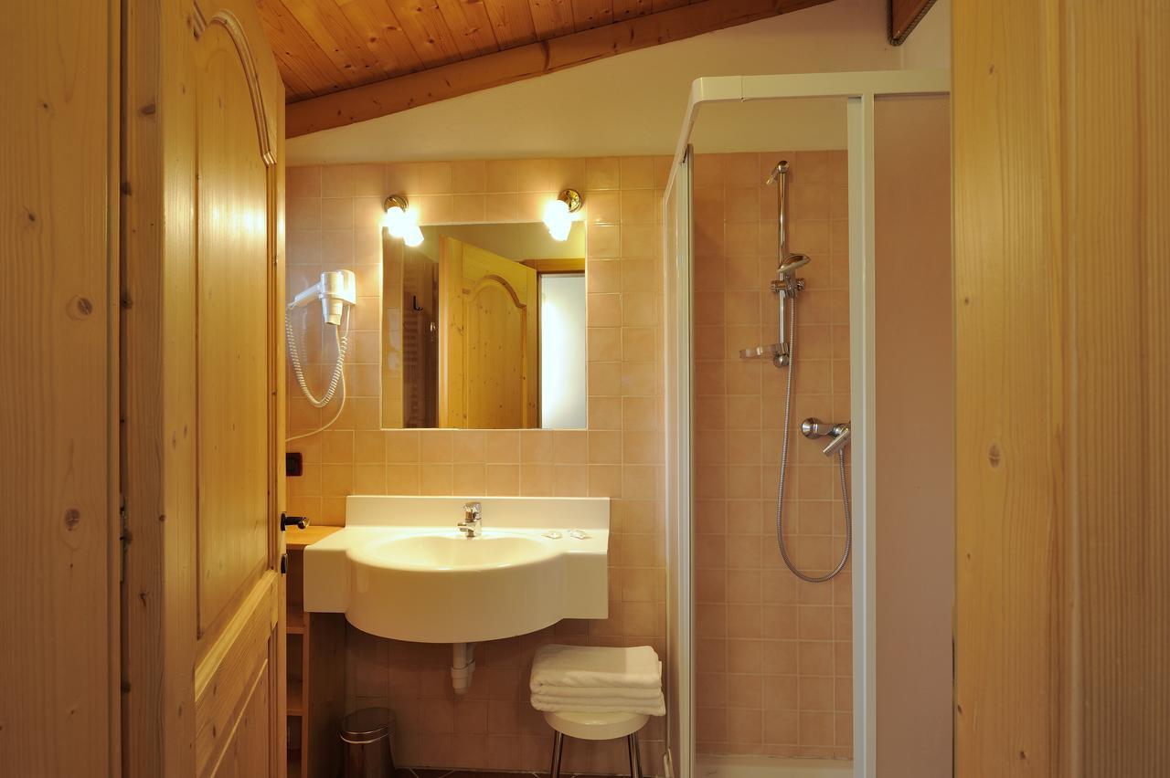 Aparthotel Chalet Dei Pini Madonna Exteriér fotografie