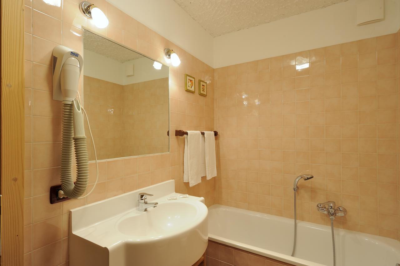 Aparthotel Chalet Dei Pini Madonna Exteriér fotografie