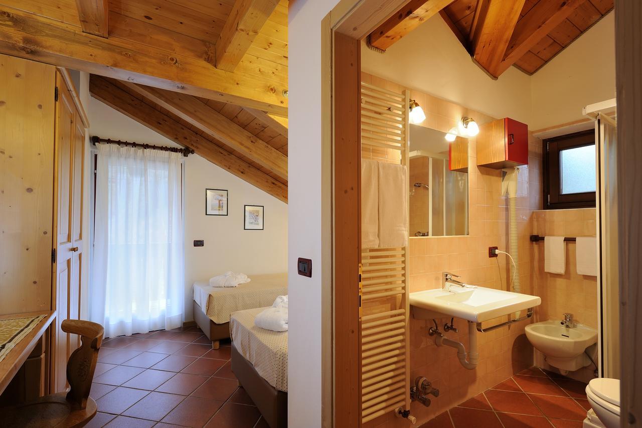 Aparthotel Chalet Dei Pini Madonna Exteriér fotografie