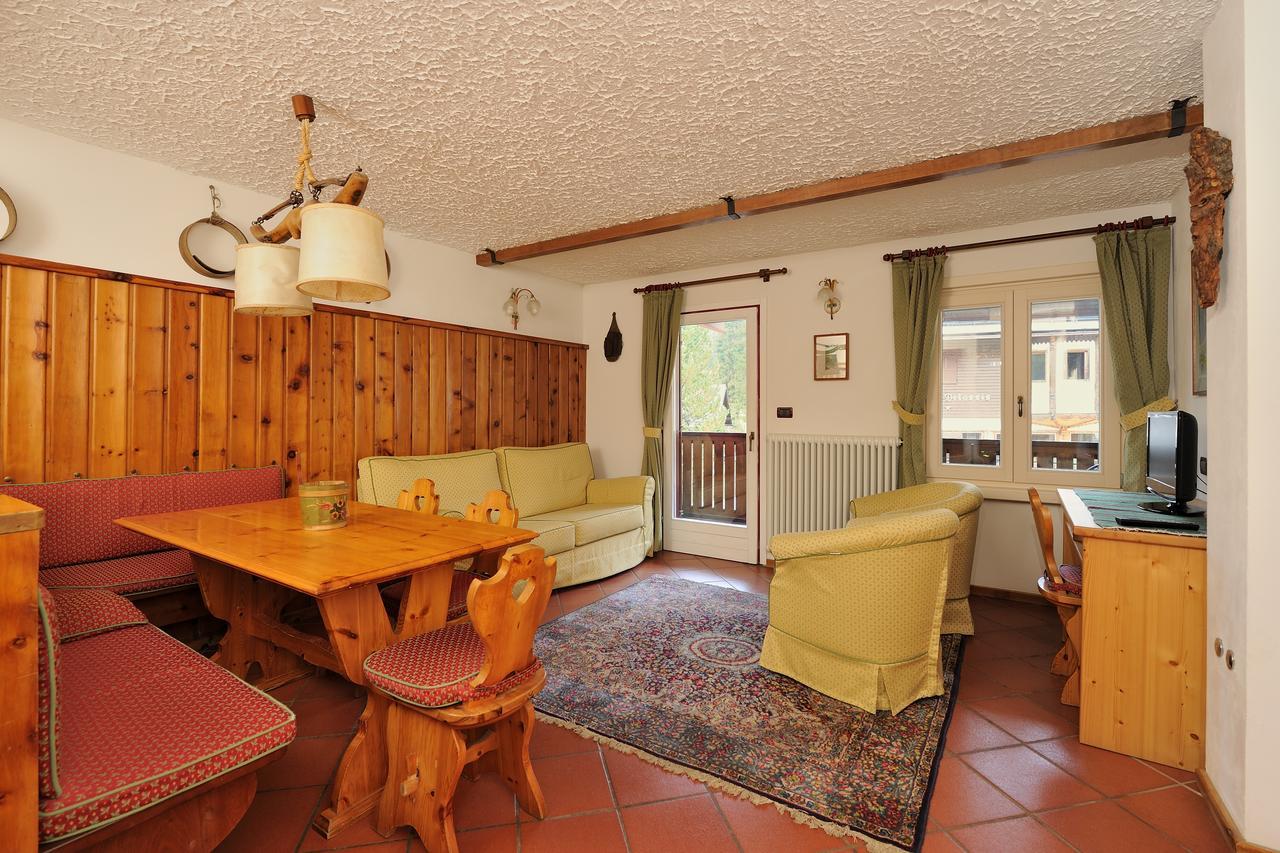 Aparthotel Chalet Dei Pini Madonna Exteriér fotografie