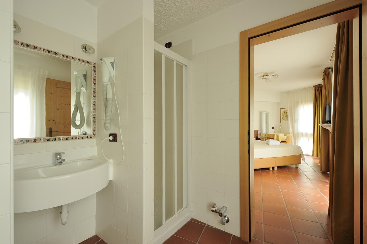 Aparthotel Chalet Dei Pini Madonna Exteriér fotografie